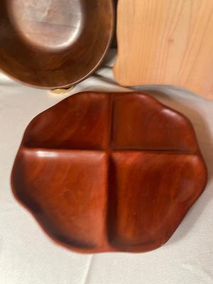 WOODEN SERVING BOWL, SECTIONED PLATE, CAT CUTTING BOARD AND RECIPE BOX