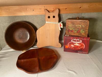WOODEN SERVING BOWL, SECTIONED PLATE, CAT CUTTING BOARD AND RECIPE BOX