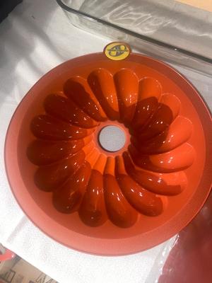 PAMPERED CHEF COOKIE PRESS AND OTHER BAKEWARE