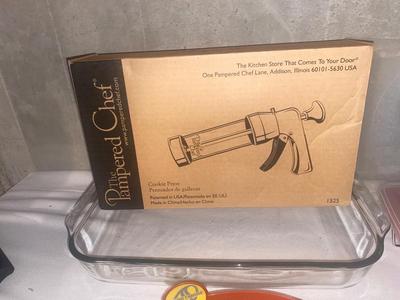PAMPERED CHEF COOKIE PRESS AND OTHER BAKEWARE