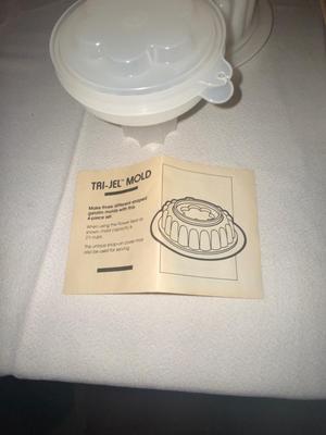 TUPPERWARE AND OTHER FOOD STORAGE CONTAINERS