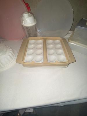 TUPPERWARE AND OTHER FOOD STORAGE CONTAINERS
