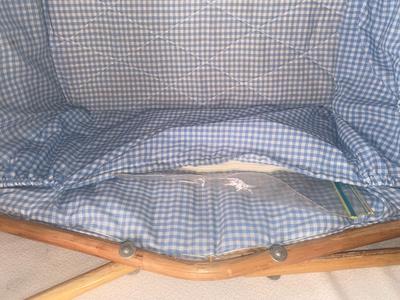 WOVEN, LINED PICNIC BASKET WITH PLASTIC DINNERWARE