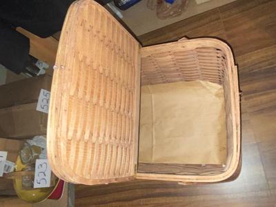BASKETVILLE PICNIC BASKET