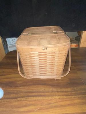 BASKETVILLE PICNIC BASKET