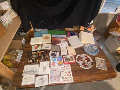 WIDE VARIETY OF NOTE CARDS AND STATIONERY