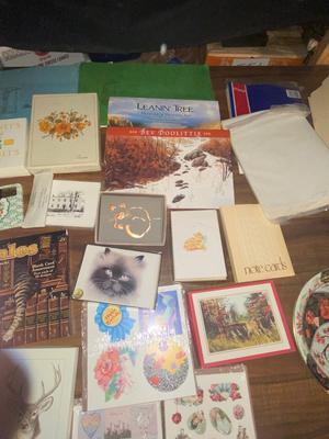 WIDE VARIETY OF NOTE CARDS AND STATIONERY