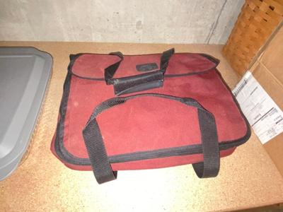 CASSEROLE DISHES WITH LIDS AND THERMAL CARRIER