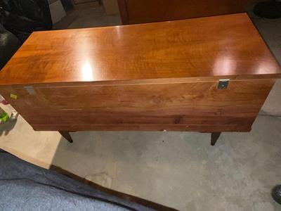 LANE CEDAR LINED HOPE CHEST