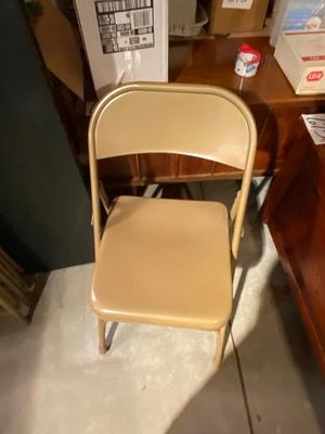 FOLDING TABLE AND CHAIRS