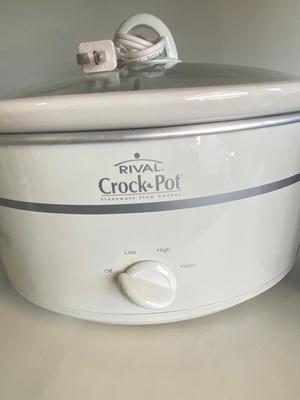 LARGER CROCK POT AND PAMPERED CHEF ROUND BAKING STONE & TIN CAN