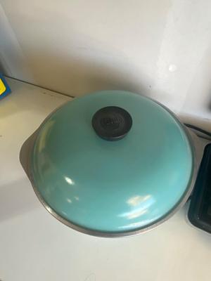 CLUB ALUMINUM DUTCH OVEN & RIVAL BELGIAN WAFFLE MAKER