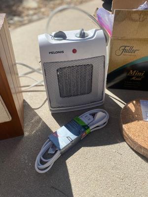 PELONIS SPACE HEATER WOODEN WASTE BASKET WITH CERAMIC MOOSE, TEAC AM/FM RADIO, MINI MAID VACUUM CLEANER AND MORE