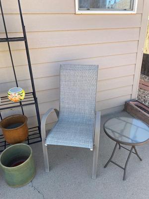 PATIO BAKERS RACK, SEVERAL PLANTERS