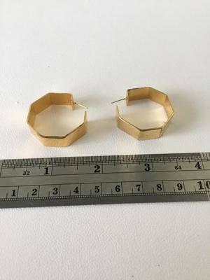 Unmarked hexagon hoop type fashion earring