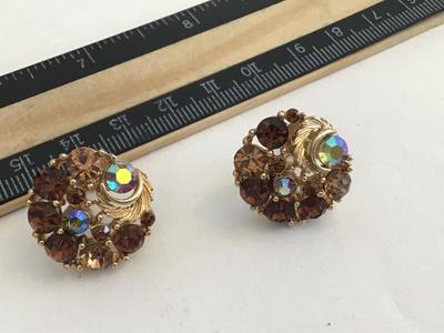 Lisner Amber Topaz Vintage Screwback Earrings