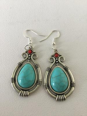 Beautiful boho style dangle fashion earrings