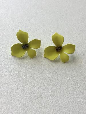 Beautiful yellow flower fashion earrings