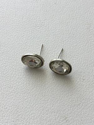 Beautiful unmarked stud earrings