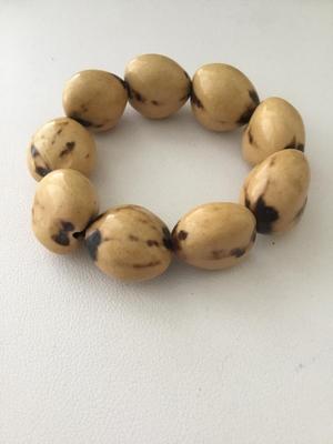 Light brown wooden type stretchy fashion bracelet