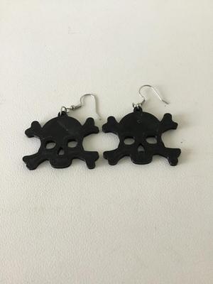Black skull fashion earrings