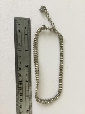 Express marked choker necklace