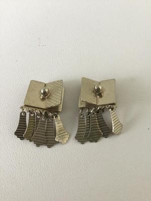 Vintage fashion clip on earrings unmarked