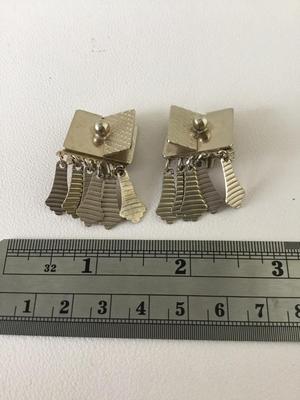Vintage fashion clip on earrings unmarked