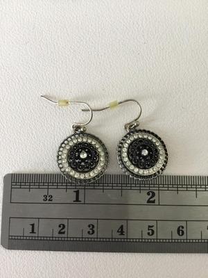 Dangle fashion earrings