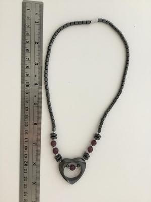 Beautiful vintage black heart dark purple beaded fashion necklace