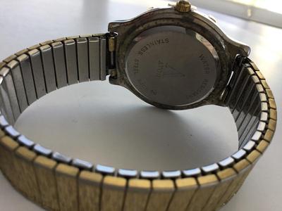 Avon water resistant fashion watch vintage