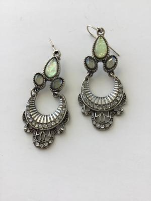 Fashion dangle chandelier type earrings