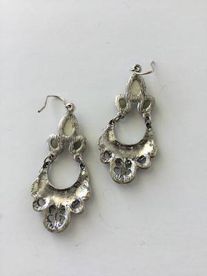 Fashion dangle chandelier type earrings