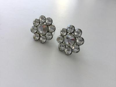 Unmarked beautiful rhinestone flower stud earrings