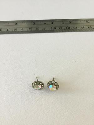 Beautiful rhinestone stud earrings