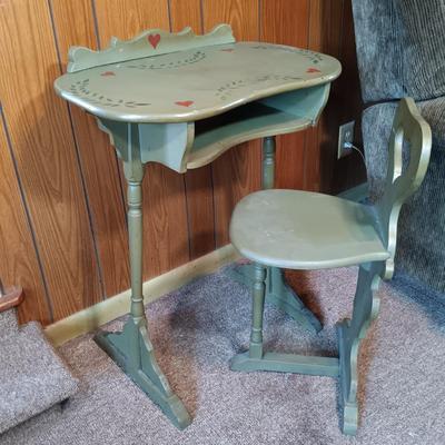 LOT 3: Country-Style Cottage Desk and Chair
