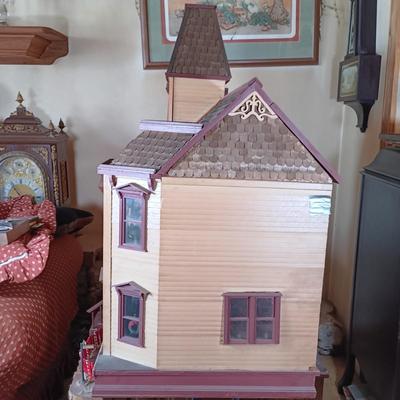 LOT 4: Large Victorian Dollhouse with Accessories