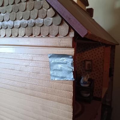 LOT 4: Large Victorian Dollhouse with Accessories