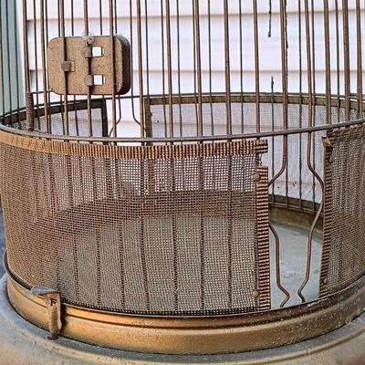 LOT 7: Vintage 5ft Metal Wire Bird Cage