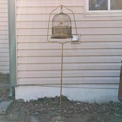 LOT 7: Vintage 5ft Metal Wire Bird Cage