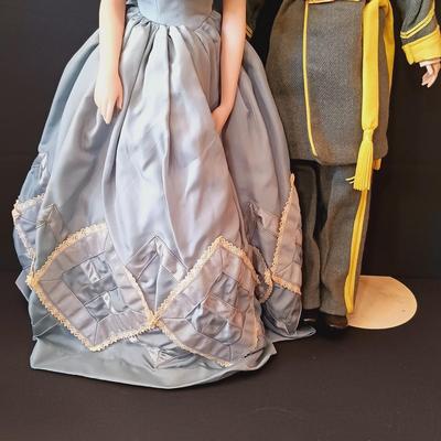 LOT 11: Franklin Mint Heirloom Gone with the Wind 19" and 12" Dolls