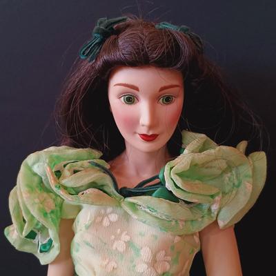 LOT 11: Franklin Mint Heirloom Gone with the Wind 19" and 12" Dolls