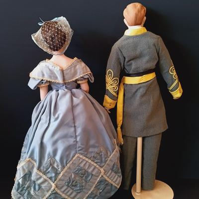LOT 11: Franklin Mint Heirloom Gone with the Wind 19" and 12" Dolls