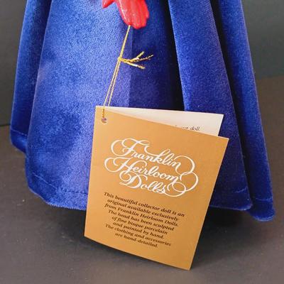 LOT 11: Franklin Mint Heirloom Gone with the Wind 19" and 12" Dolls