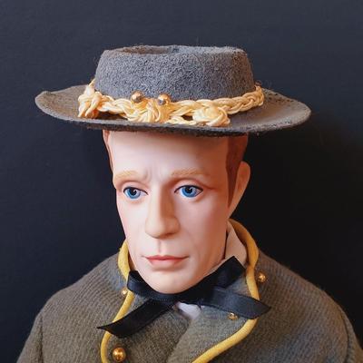 LOT 11: Franklin Mint Heirloom Gone with the Wind 19" and 12" Dolls