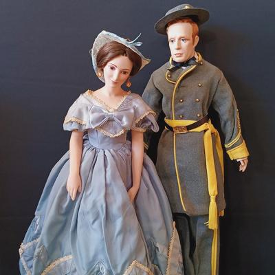 LOT 11: Franklin Mint Heirloom Gone with the Wind 19" and 12" Dolls