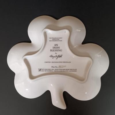 LOT 20: Vintage Green 100% Wool St. Patrick's Day Top Hat w/ Franklin Mint 'An Irish Blessing' Plate