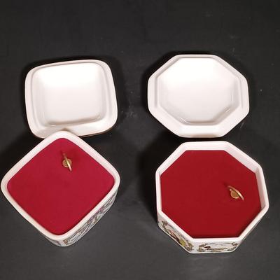 LOT 22: Franklin Mint 1984 Set of (6) 'World's Most Romantic Love Songs' Music Boxes