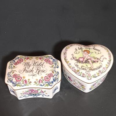 LOT 22: Franklin Mint 1984 Set of (6) 'World's Most Romantic Love Songs' Music Boxes