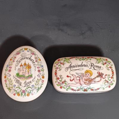 LOT 23: Franklin Mint 1984 Set of (6) 'World's Most Romantic Love Songs' Music Boxes